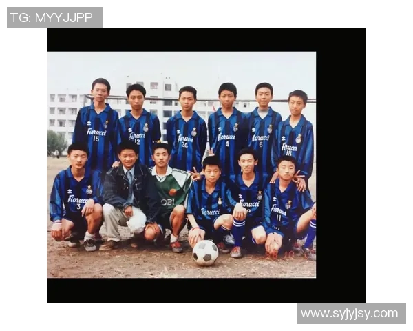 足球刘晨：从草根到明星的奋斗历程与背后故事揭秘